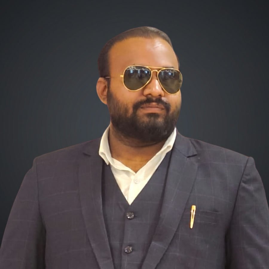 Portrait of Mr. Faraz Betgeri.